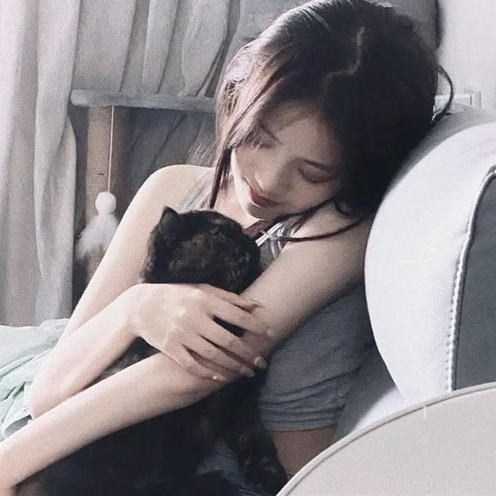 大小姐才不会玩格斗游戏